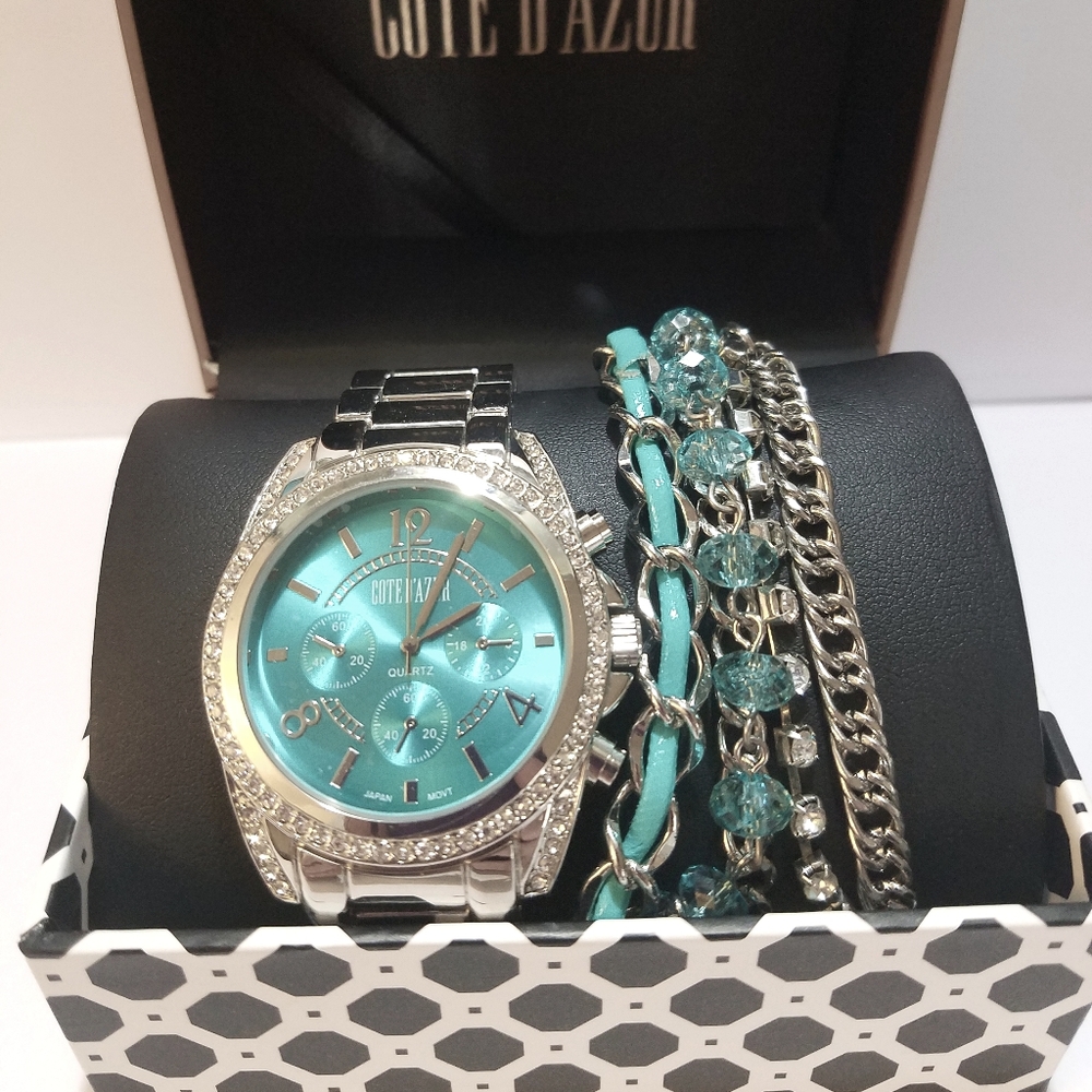 Womens silver watch and bracelet